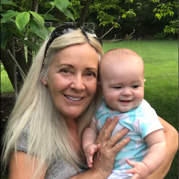 HI I’m Lee 😘POSH AMBASSADOR Top rated seller! - Picture 4 of 14